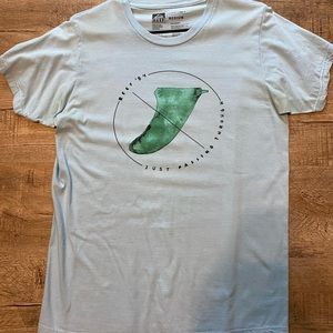 Reef Men’s Medium Surf Graphic Tee